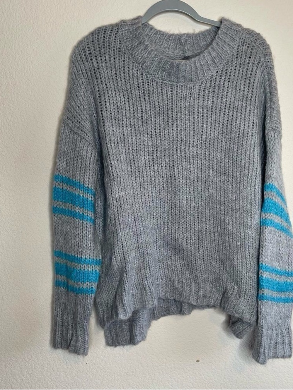 Women's Gray Crewneck Sweater with Blue Stripe Sleeves